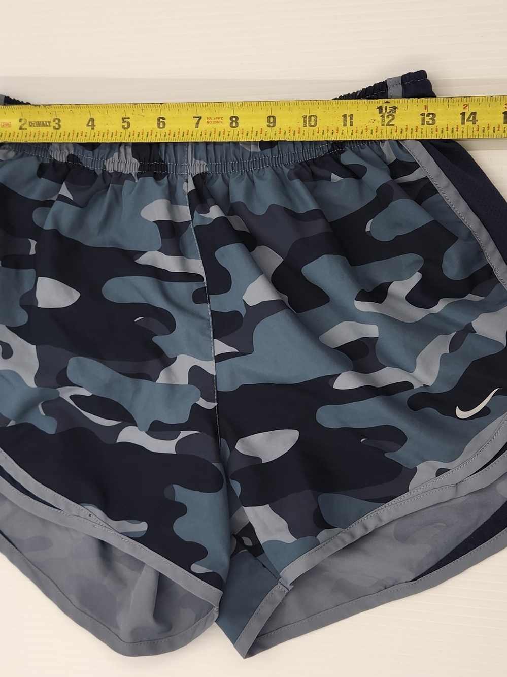 Nike Women’s Blue Camo Athletic Shorts - Picture 9 of 9